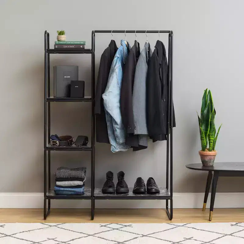 Portant à vêtements métallique avec 5 étagères en bois aspect marbre, 151 cm H, Noir