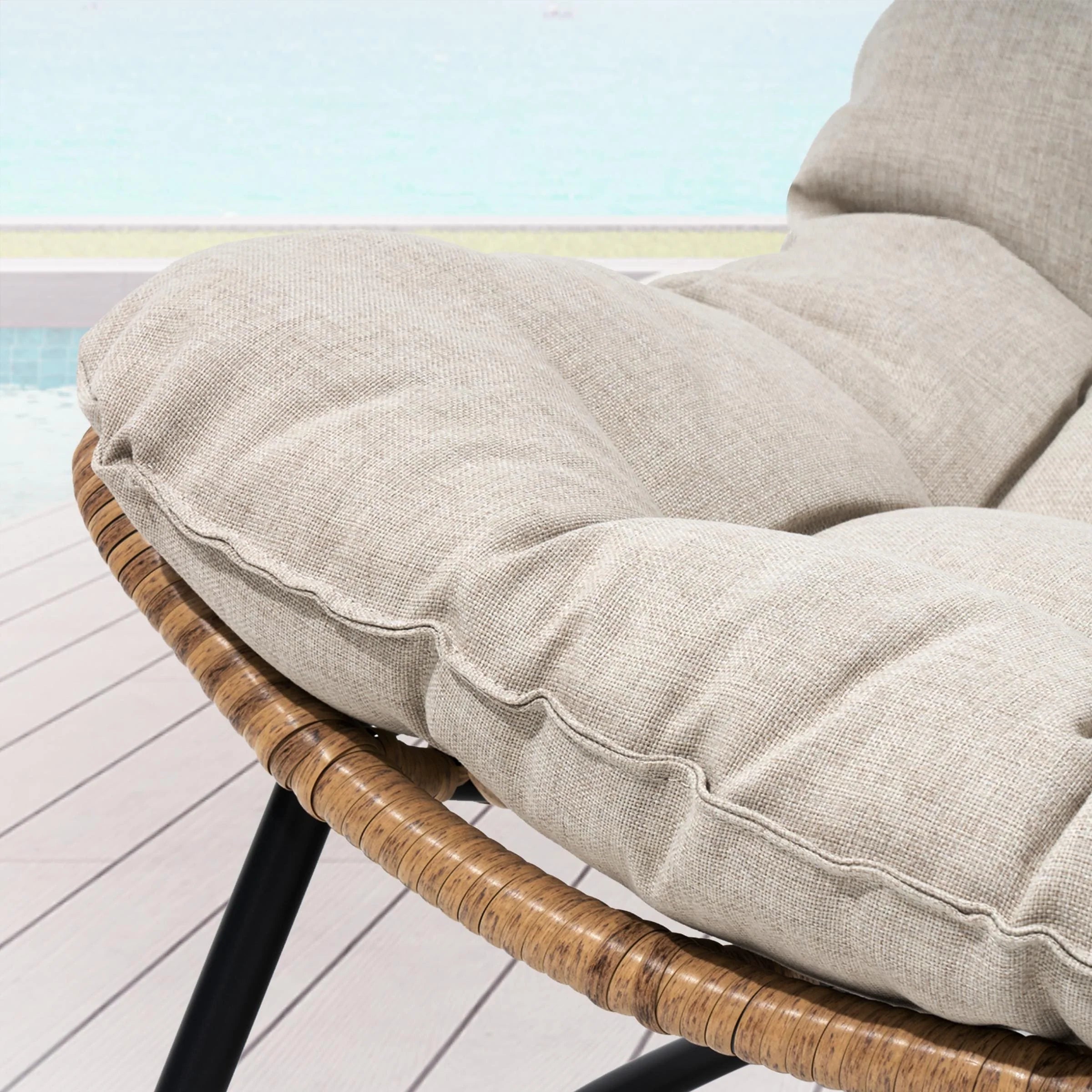 Causeuse double Papasan avec coussin, rotin PE tout temps et cadre en métal pour l'intérieur et l'extérieur