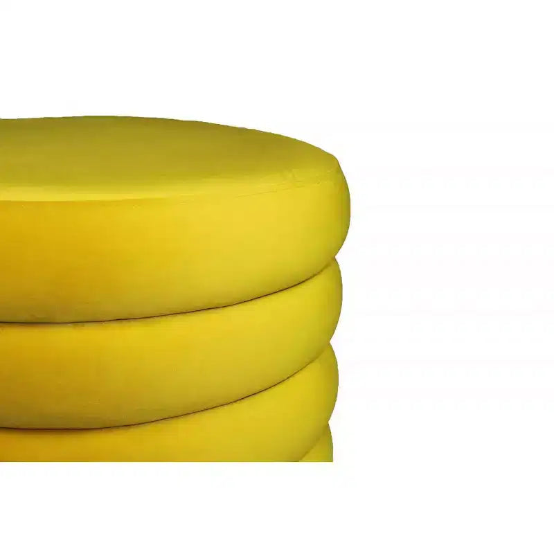 Ottoman de cocktail rond en velours jaune capitonné de 21 po