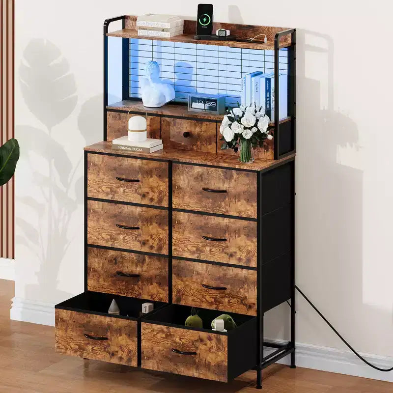 Commode 56 H avec 11 tiroirs en tissu, commode en bois avec station de recharge, meuble de rangement industriel pour entrée, chambre, marron