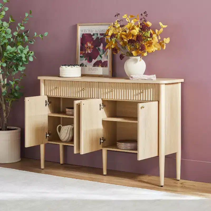 Buffet en bois cannelé moderne de 58 po avec rangement, 4 portes et 2 tiroirs