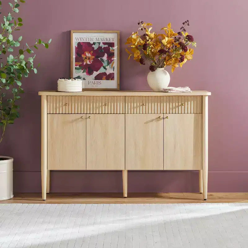 Buffet en bois cannelé moderne de 58 po avec rangement, 4 portes et 2 tiroirs