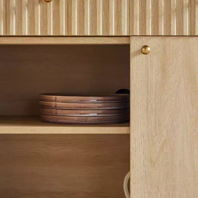 Buffet en bois cannelé moderne de 58 po avec rangement, 4 portes et 2 tiroirs
