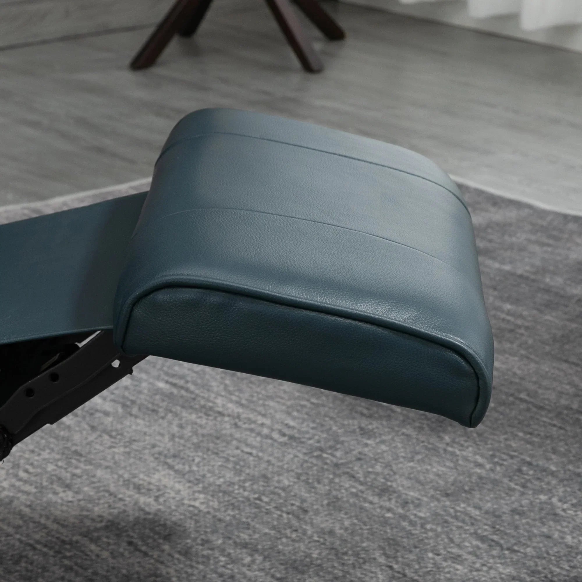Fauteuil inclinable manuel pivotant en similicuir HomCom avec repose-pieds confortable et relaxant