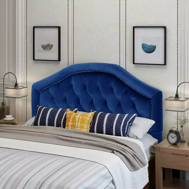 Tête de lit capitonnée avec clous décoratifs, Grand lit/Très grand lit