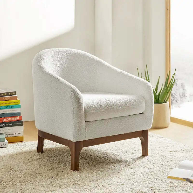 Fauteuil tonneau moderne Augus en bouclette avec pieds en bois massif par HULALA HOME