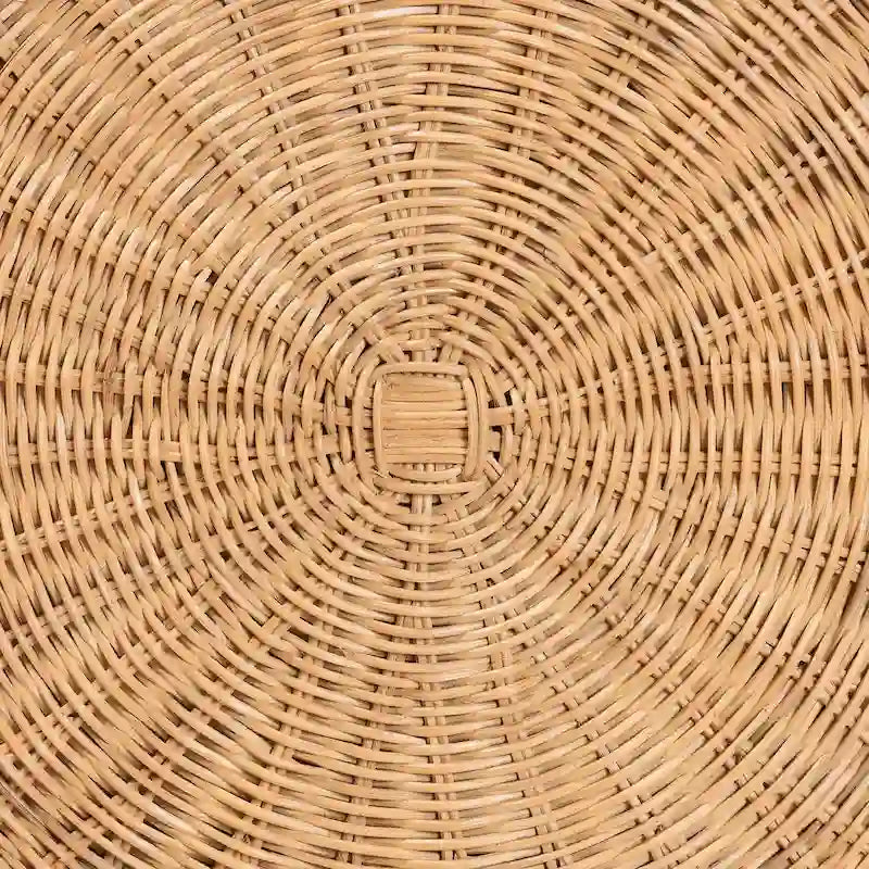 Table d'appoint Avalon en rotin naturel - Table en osier tressé à la main avec base à jupe, style côtier pour salon ou couloir