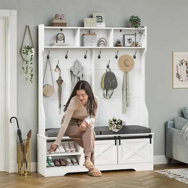 Meuble d'entrée avec banc, rangement à chaussures et patères porte-manteaux, style porte de grange