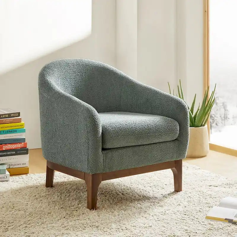 Fauteuil tonneau moderne Augus en bouclette avec pieds en bois massif par HULALA HOME